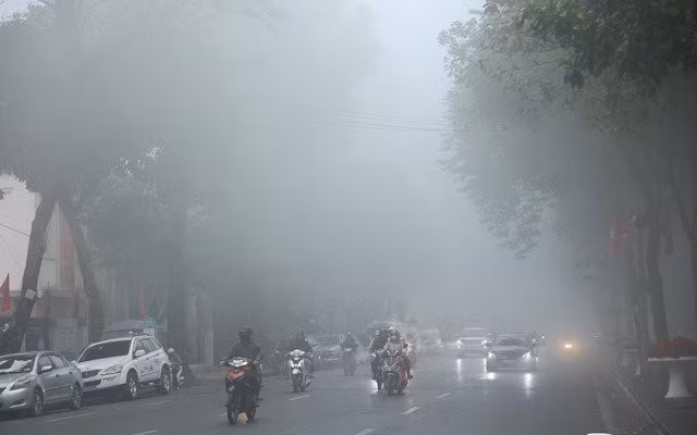 Un temps humide est prévu en mars quand les masses d'air froid se déplacent vers l'est et s'affaiblissent progressivement au-dessus de la mer. Photo d'illustration: 24h.com.vn