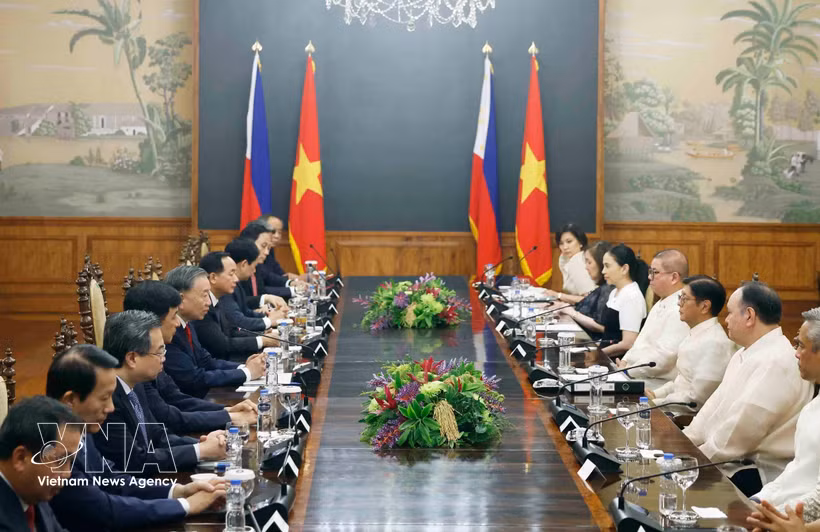 Entretien entre le secrétaire général et président vietnamien Tô Lâm et le président Ferdinand R. Marcos Jr., à Manille, le 1er juin. Photo: VNA
