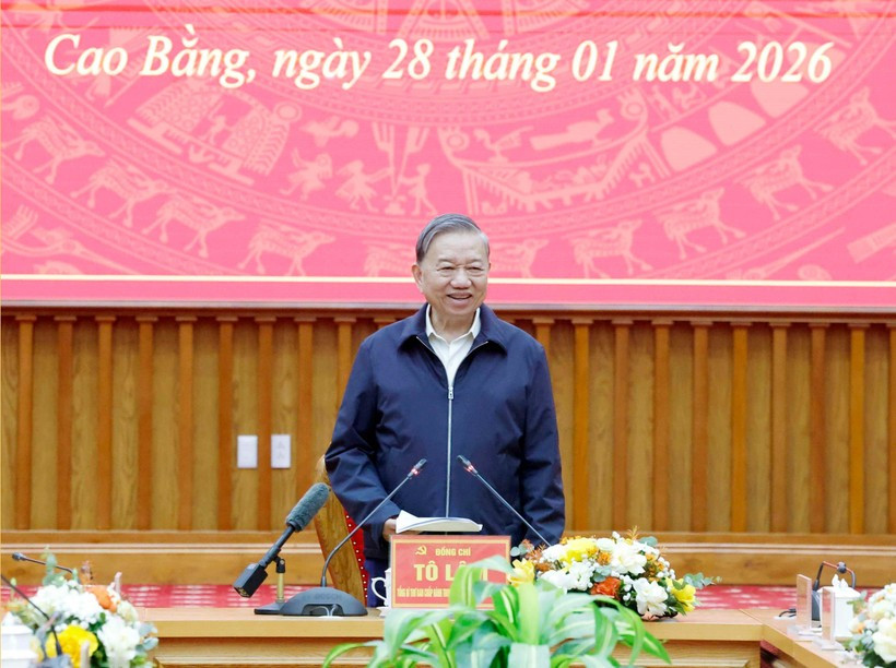 Le secrétaire général du Parti, Tô Lâm, s’exprime lors de la réunion de travail avec le Comité du Parti de la province de Cao Bang, le 28 janvier. Photo : VNA
