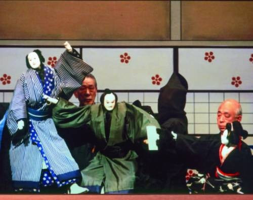 Considéré au Japon comme un genre dramatique traditionnel majeur, à l’instar du Nô et du Kabuki, le théâtre de marionnettes Ningyo Johruri Bunraku est un mélange de récit chanté, d’accompagnement instrumental et de théâtre de marionnettes. Photo: UNESCO
