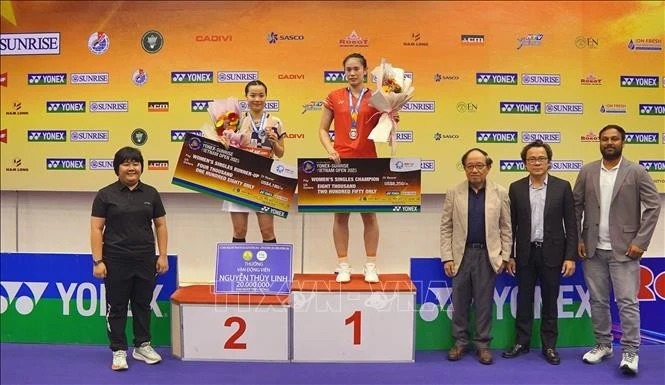 Photo: fr.vietnamplus.vn Sarunrak Vitidsarn Stages Stunning Comeback to Win Vietnam Open Badminton Title