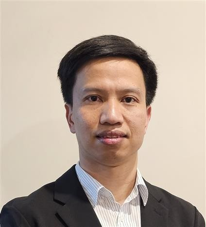 Le professeur associé et docteur Pham Duc Son, membre de l'Association des intellectuels et experts vietnamiens en Australie (VASEA). Photo: VNA vna-potal-cong-uoc-ha-noi-bieu-tuong-cua-hoa-binh-niem-tin-va-trach-nhiem-chung-trong-ky-nguyen-so-8346399.jpg