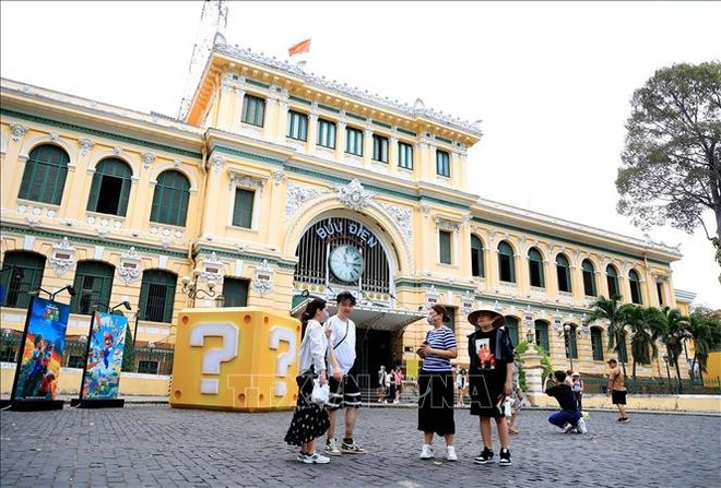 Au premier semestre 2025, Hô Chi Minh-Ville a accueilli plus de 3,85 millions de touristes étrangers. Photo: VNA du-lich.jpg