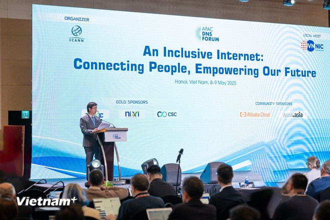 Le vice-ministre des Sciences et des Technologies, Bui Hoang Phuong s'exprime à l'APAC DNS Forum 2025. Photo: Vietnam+ vnic-11.jpg