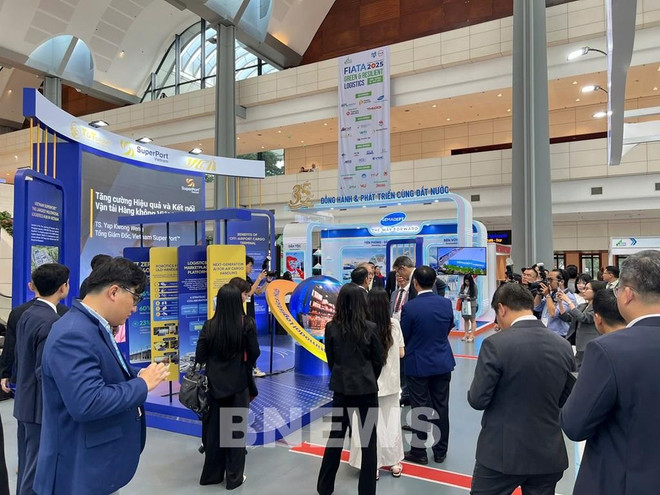 Le Congrès mondial 2025 de la FIATA réunit plus de 1.000 délégués venus de plus de 100 pays. Photo: VNA van-tai-quoc-te1.jpg