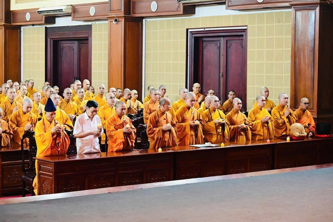 vna-potal-dai-le-cau-nguyen-quoc-thai-dan-an-danh-dau-thoi-khac-lich-su-thieng-lieng-cua-dat-nuoc-8124222.jpg