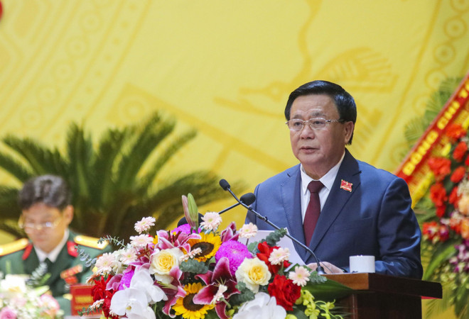 Nguyên Xuân Thang, membre du Bureau politique, directeur de l’Académie politique nationale Hô Chi Minh et président du Conseil théorique central, s'exprime au congrès. Photo: VNA vna-potal-tien-toi-dai-hoi-xiv-cua-dang-khai-mac-dai-hoi-dai-bieu-dang-bo-tinh-dien-bien-lan-thu-xv-8339870.jpg