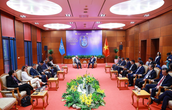 Entrevue entre le secrétaire général des Nations Unies, António Guterres et le Premier ministre Pham Minh Chinh. Photo: VNA vna-potal-cong-uoc-ha-noi-thu-tuong-pham-minh-chinh-gap-tong-thu-ky-lien-hop-quoc-8362556.jpg