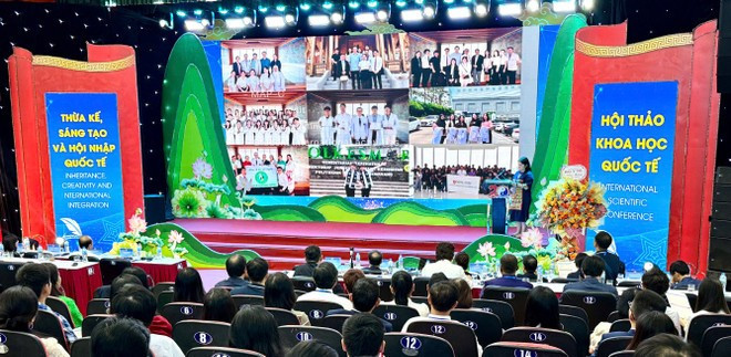 La conférence scientifique « Académie vietnamienne de médecine et de pharmacie traditionnelles : héritage, innovation et intégration ». Photo: Vietnam+ hoi-thao.jpg