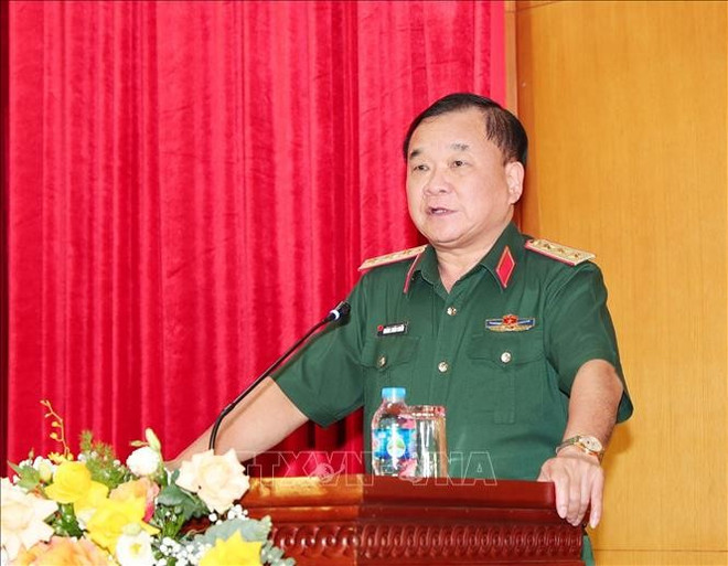 Le général Hoang Xuan Chiên, vice-ministre de la Défense et chef du Comité directeur du ministère de la Défense sur la participation du Vietnam aux opérations de maintien de la paix de l’ONU, s'exprime à la conférence. Photo: VNA doi-161025.jpg