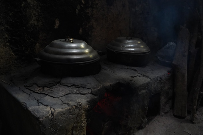 La cuisine de Hoang Cam, un dispositif de dispersion de fumée particulièrement efficace, était un élément essentiel de la vie dans les tunnels, permettant la préparation des repas en toute discrétion. Photo: VNA cu-chi-5.jpg