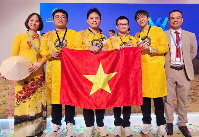 L'équipe vietnamienne a remporté quatre médailles d'or aux Olympiades internationales de chimie 2025. Photo : Ministère de l'Éducation et de la Formation olympic-hoa-hoc.jpg