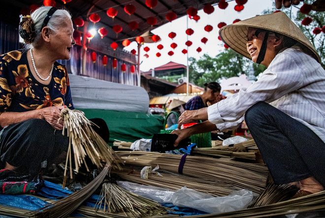 02-phien-cho-chop-nhoang-giu-nghe-tram-nam-8657771.jpg