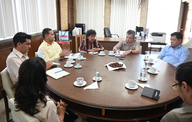 Séance de travail entre des responsables de Nhân Dân et de Granma. Photo: VNA vna-potal-bao-nhan-dan-va-granma-tang-cuong-hop-tac-nghiep-vu-8354122.jpg