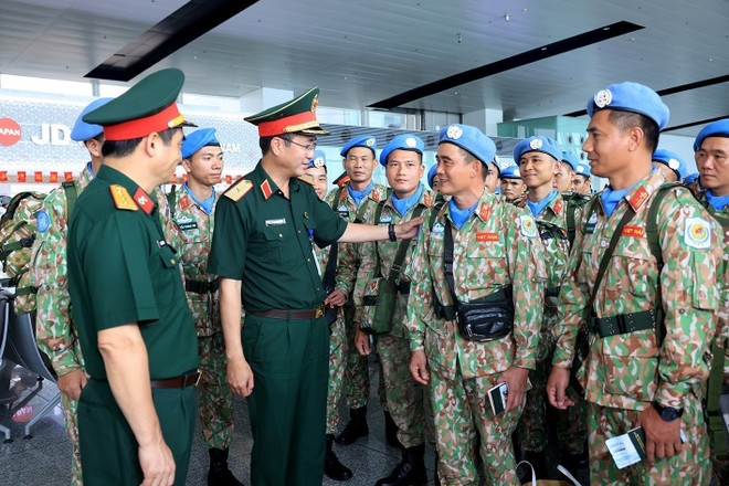 Cérémonie de départ du Détachement du Génie n°4. Photo: VNA vna-potal-doi-cong-binh-so-4-len-duong-thuc-hien-nhiem-vu-gghb-lien-hop-quoc-8298435.jpg