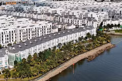 Maisons nouvellement construites dans le quartier Long Bình de Hô Chi Minh-Ville. Photo : VNA