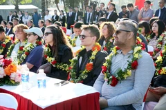 Les premiers touristes internationaux visitent le site naturel du patrimoine mondial de Phong Nha - Ke Bang dans la province de Quang Tri en 2026 (Photo : VNA)