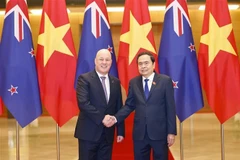 e président de l’Assemblée nationale Trân Thanh Mân (droite) et le Premier ministre néo-zélandais Christopher Luxon. Photo : VNA