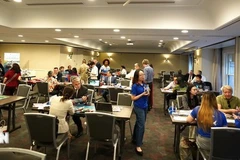 Echange des expériences entre les agences de voyage du Vietnam et de l'Australie. Photo : VNA