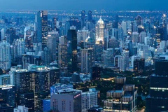 La ligne d'horizon au crépuscule est photographiée au coucher du soleil à Bangkok, en Thaïlande, le 15 mai 2025. (Photo : Reuters)