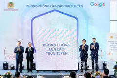 Des représentants du ministère de la Sécurité publique et de Google lors de l'événement du 26 juin. (Photo : gracieuseté de l'organisateur)