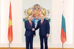 Le secrétaire général To Lam (gauche) et le e président bulgare Roumen Radev. Photo : VNA