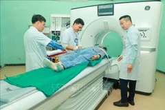 L’Hôpital général de Tuyên Quang figure parmi les rares hôpitaux provinciaux à exploiter un scanner CT à 256 barrettes. Photo : VNA