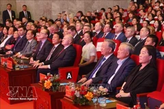 Le secrétaire général du Parti communiste du Vietnam Tô Lâm a assisté le 5 mars au soir à Hanoï, au programme. Photo / VNA