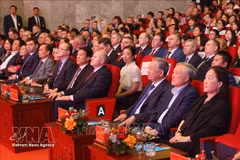 Le secrétaire général du Parti communiste du Vietnam Tô Lâm a assisté le 5 mars au soir à Hanoï, au programme. Photo / VNA