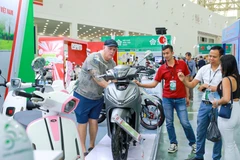 Bien plus qu’un simple espace d’achat ou de divertissement, la Foire d’Automne 2025 s’affirme comme une véritable vitrine du savoir-faire vietnamien. Photo : VNA