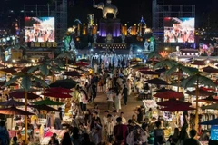 Un marché nocturne à Xishuangbanna, Chine (Photo : english.news.cn)