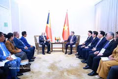 Le Premier ministre vietnamien Lê Minh Hung rencontre son homologue timorais Xanana Gusmão en marge du 48e Sommet de l’ASEAN à Cebu (Philippines), le 7 mai 2026. Photo : VNA