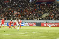Xuan Son ouvre le score pour le Vietnam sur penalty à la 68e minute. (Photo : VNA)