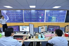 La province de Kien Giang se concentre sur l'investissement dans le développement des infrastructures de transformation numérique, en appliquant fortement et en étant le pionnier des technologies numériques et des données numériques dans tous les domaines. Photo : VNA