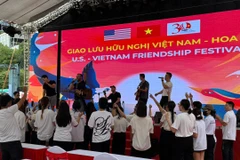 Le Festival d’amitié Vietnam – États-Unis (U.S.-Vietnam Friendship Festival) a été officiellement inauguré dans la soirée du 6 septembre à Hô Chi Minh-Ville. photo htv.com.vn