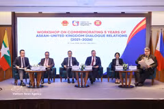 Des délégués participent au séminaire ASEAN–Royaume-Uni marquant le 5e anniversaire de l’établissement du partenariat de dialogue entre l’ASEAN et le Royaume-Uni. Photo : VNA