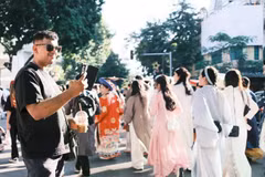 Des influenceurs internationaux séduits par la chaleur humaine du Vietnam. Photo: VNA