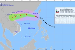  À 4 h du matin le 21 juillet, le typhon se trouvait au-dessus de la partie nord de la péninsule de Leizhou, à environ 275 km à l’est de la côte de Quang Ninh-Hai Phong, avec des vents soufflant entre 75 et 88 km/h près de son centre.