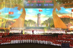 Un grand spectacle artistique célébrant 80 ans d’Indépendance – Liberté – Bonheur à Hanoi. Photo : VNA