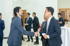 Des entreprises vietnamiennes et italiennes coopèrent dans le développement des chaînes d'approvisionnement mondiales. Photo . VNA
