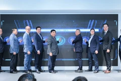 Lors de la cérémonie d’inauguration du Centre de recherche et développement (R&D) du groupe Dassault Systèmes, un leader mondial français des technologies numériques. Photo : VNA