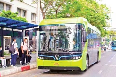 Hanoï et Hô Chi Minh-Ville accélèrent la transition vers un réseau de bus « verts ». Photo : nhandan
