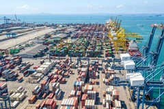 Cette photo aérienne montre une vue du port de Laem Chabang dans la province de Chonburi, en Thaïlande. Il s'agit de l'un des ports internationaux de conteneurs les plus importants de Thaïlande (Photo : XINHUA)