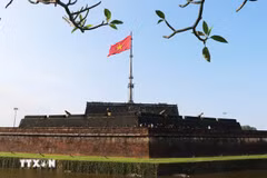 Le Pavillon du Drapeau de la Cité impériale de Huê, faisant partie du Complexe des monuments de l’ancienne capitale de Huê, inscrit au patrimoine culturel mondial. Photo : VNA