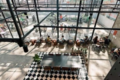 Un café Three O’Clock à Ho Chi Minh-Ville. L'enseigne devrait ouvrir ses cinq premiers magasins franchisés en Inde au cours du prochain trimestre, suite à un accord avec FranGlobal conclu plus tôt cette année. — Photo : Three O’Clock