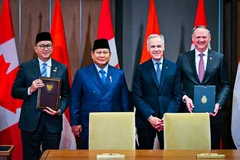 Le président Prabowo Subianto et le premier ministre du Canada, Mark Carney, ont assisté à la signature du protocole d'entente entre l'Indonésie et le Canada, à l'édifice de l'Ouest, sur la Colline du Parlement, à Ottawa, au Canada, mercredi 24 septembre. (Photo : BPMI, Secrétariat présidentiel)