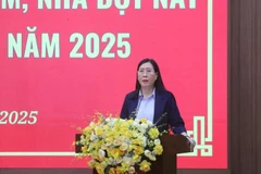 Bui Thi Quynh Van, secrétaire du Comité du Parti provincial de Quang Ngai, prend la parole lors de la conférence (Photo : VNA)