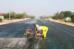 Les travaux de construction de l'autoroute Nord-Sud sont en cours (Photo : VNA)