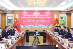 Lors de l'entretien. Photo : VNA