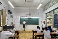 Des élèves de Hô Chi Minh-Ville participent à l'examen national de fin d'études secondaires de 2025. Photo : VNA